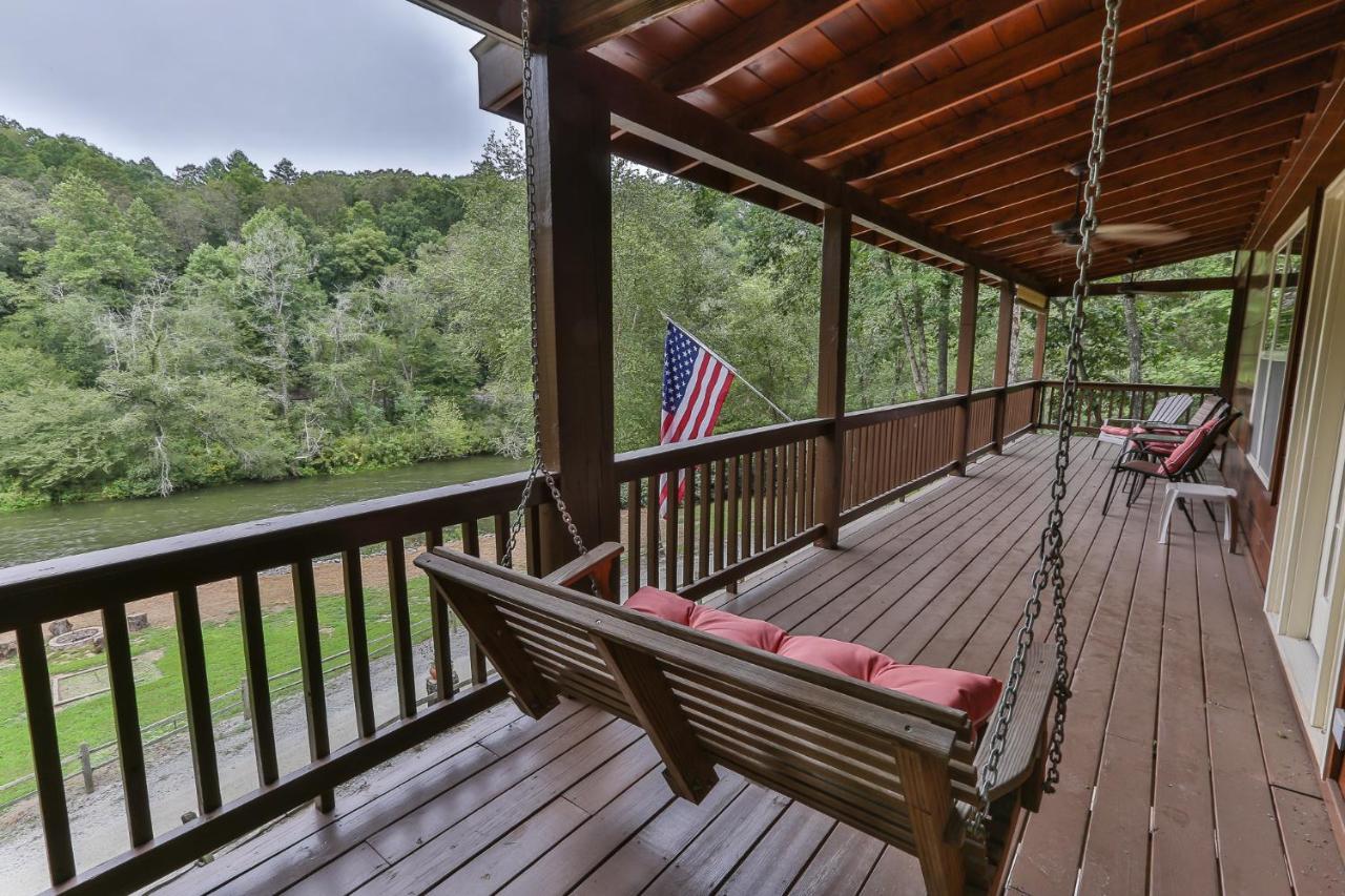 Heaven On The Toccoa Where You Will Enjoy The Sites And Sounds Of The Toccoa River Mineral Bluff 外观 照片